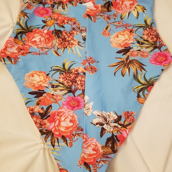 Adriana Iglesias Deep V Floral Stretch Silk Bodysuit - Picture 15 of 16